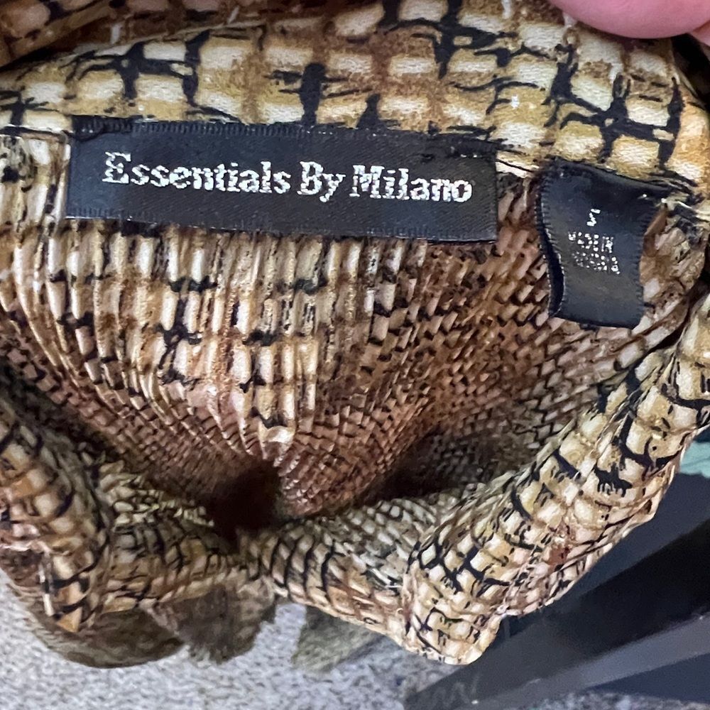 Essentials by Milano Blouse - Picture 5 of 8